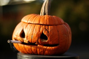 Halloween pumpkin aging 300x199 Halloween pumpkin carving ideas