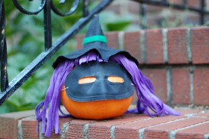 Halloween pumpkin witch 300x200 Halloween pumpkin carving ideas