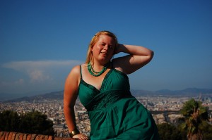 travel-woman travel woman 300x199 Cool way to find a trip or vacation on budget